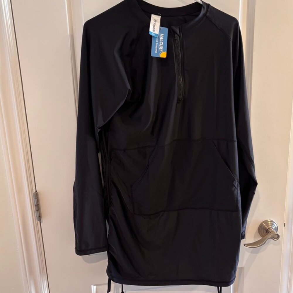 Halcurt Black Rashguard - NWT  long sleeves Size 2XL